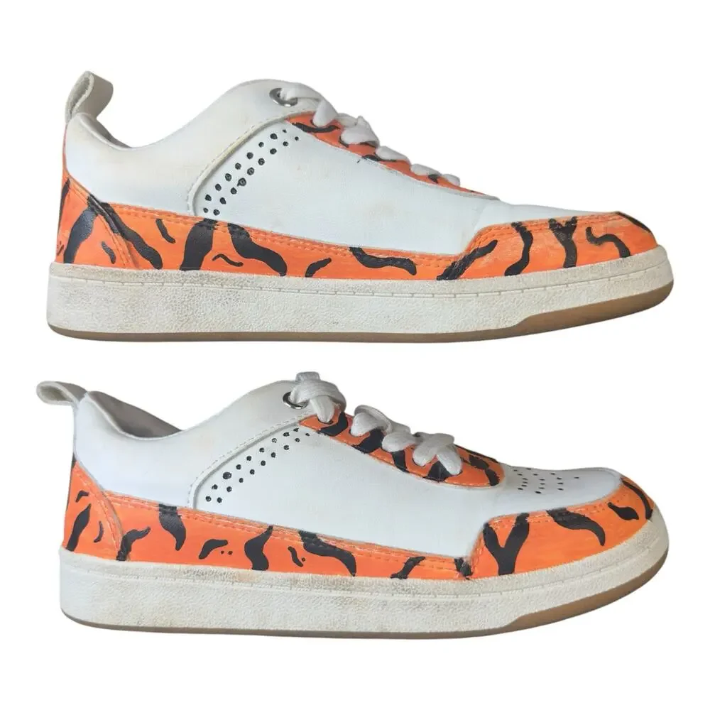 CUSTOM HANDPAINTED Universal Threads White & Orange Animal Print Sz‎ 6.5